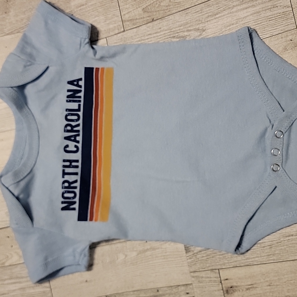 NWT Home Free Ultra Soft Set Of Onsies North Carolina Print Size 0 to 3 Months - Picture 2 of 7